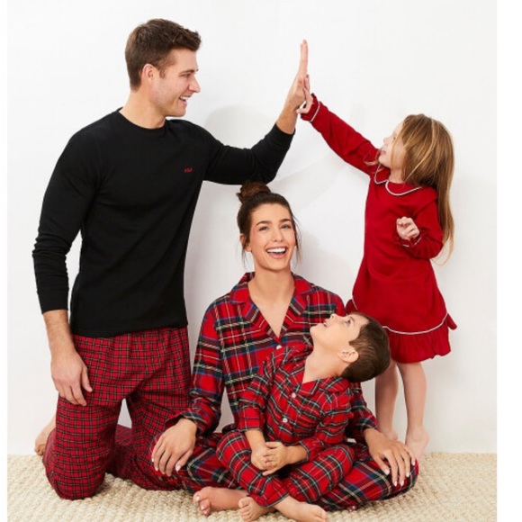 Edgehill Collection
Little Girls Family Matching Christmas Red Sleep Gown - Picture 3 of 9